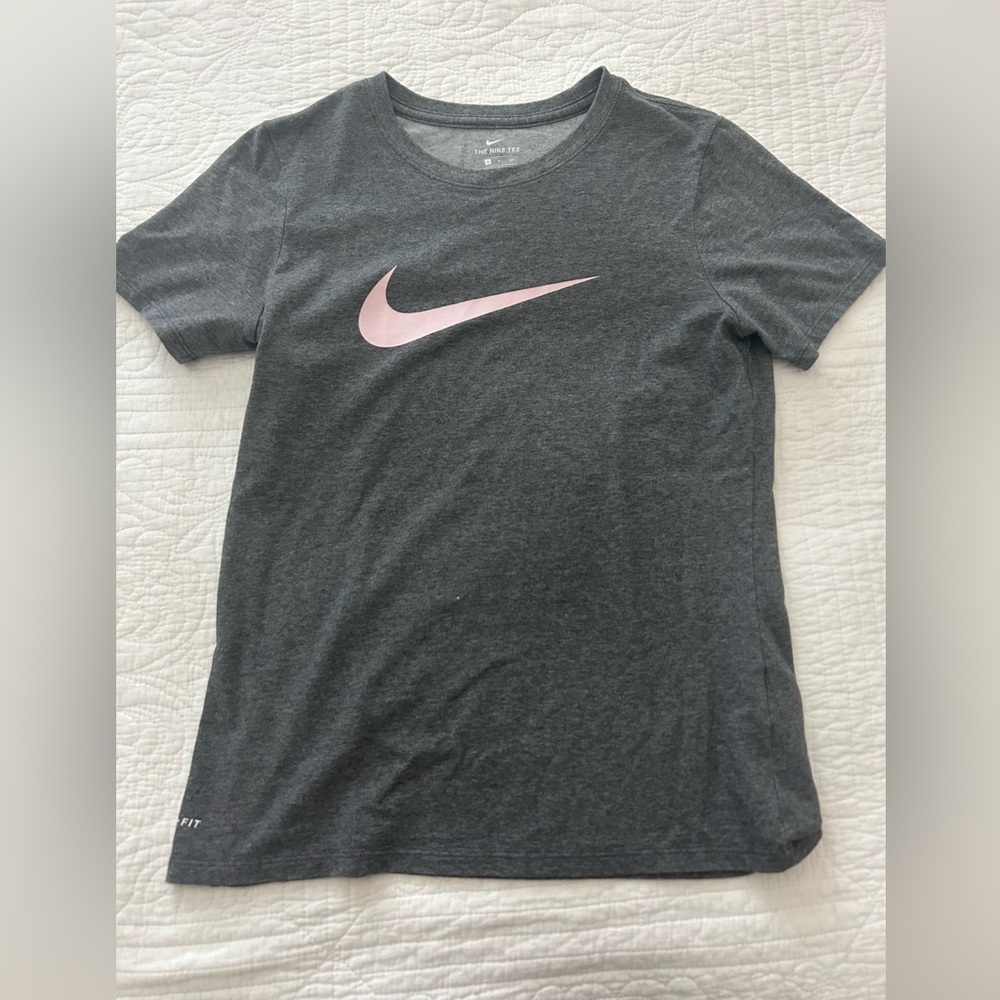 NWOT Nike Grey Dry Fit T-shirt